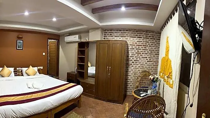 Hotel The Exotic House 2*